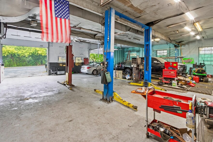 More Photos Of 344 Indian Ave, Bridgeton Auto Repair For Sale