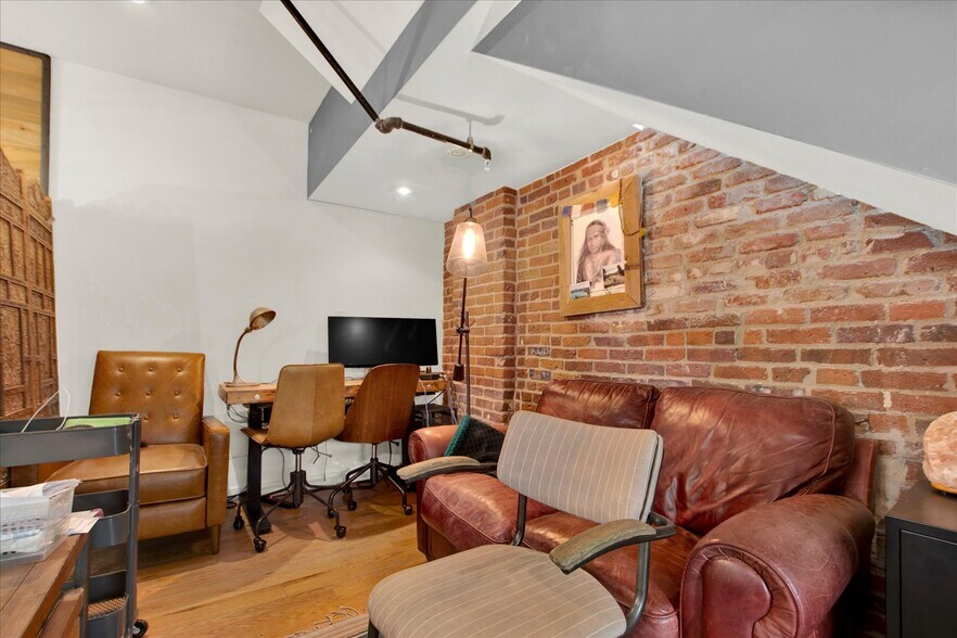 More Photos Of 1250 31st St, Denver Office For Sale