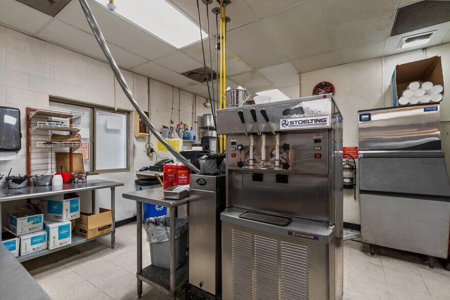 More Photos Of 120 Bank St, Sanford Restaurant For Sale