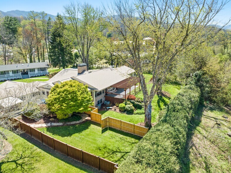 More Photos Of 142 Country Club Dr, Waynesville Hospitality For Sale