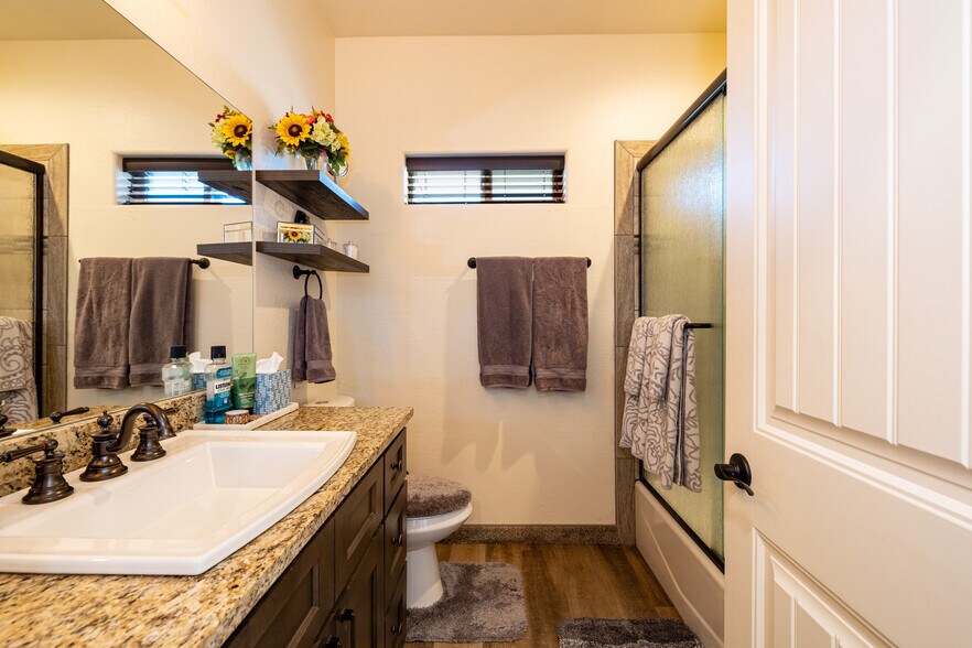 More Photos Of 116 S 1st St, Williams Office For Sale