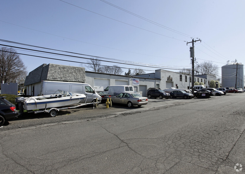 Primary Photo Of 400 Lincoln Ave, Hatboro Light Distribution For Lease