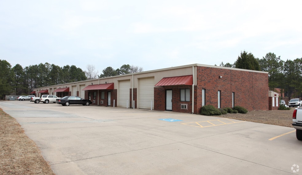 More Photos Of 1025 Nine North Dr, Alpharetta Warehouse For Lease