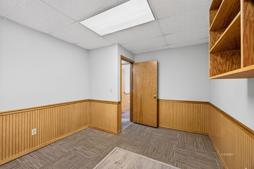 More Photos Of 975 5th St, Elko Office For Lease