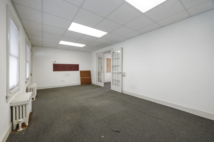 More Photos Of 217 E Williamsburg Rd, Sandston Office For Sale