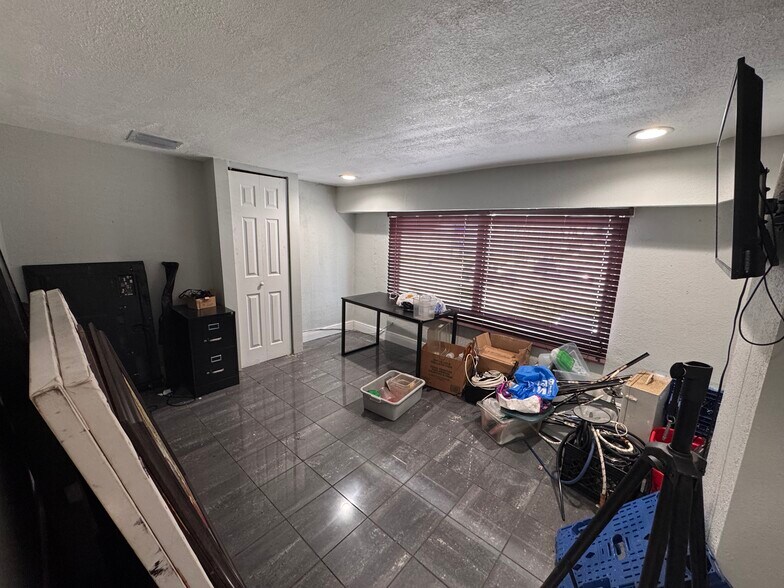 More Photos Of 3901 W 18th Ave, Hialeah Warehouse For Sale