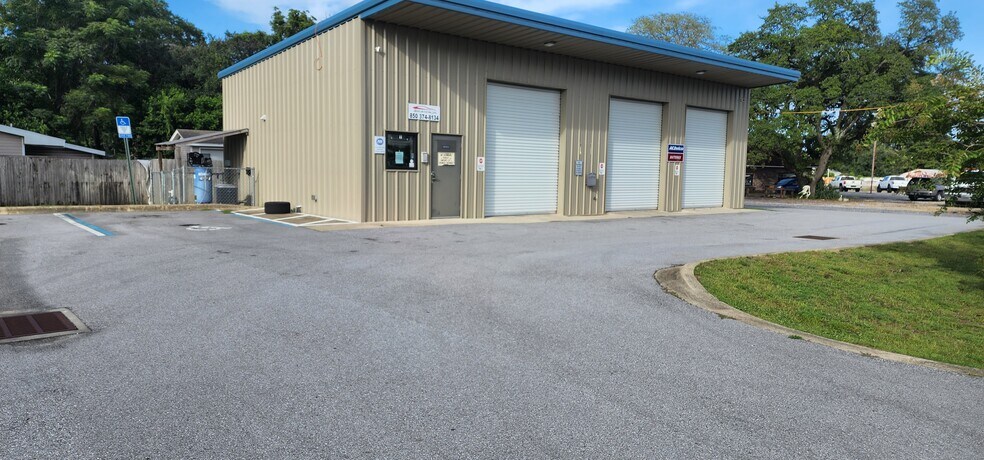Primary Photo Of 1 2nd Ave, Fort Walton Beach Auto Repair For Sale