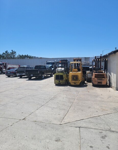 More Photos Of 10986 Vulcan St, South Gate Contractor Storage Yard For Sale