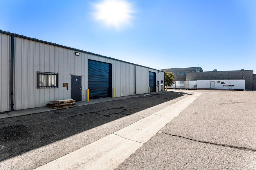 More Photos Of 913 E 75th Ave, Denver Unknown For Lease