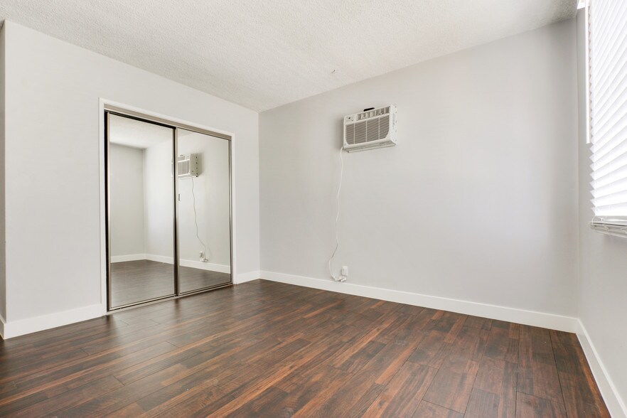 More Photos Of 638 Grant St, Santa Monica Apartments For Sale