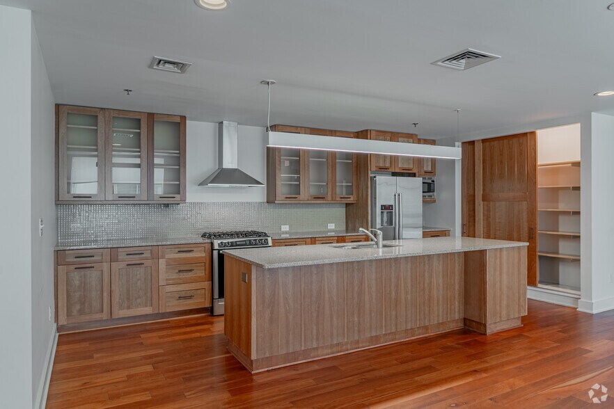More Photos Of 601 W Rosemary St, Chapel Hill Apartments For Sale