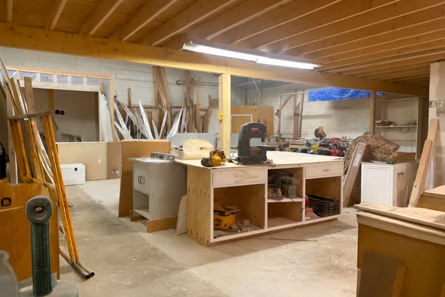 More Photos Of 1300 Industrial Blvd, Southampton Light Distribution For Sale