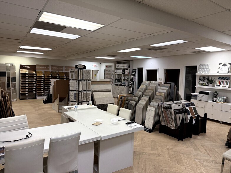 More Photos Of 3913 Todd Ln, Austin Flex For Lease