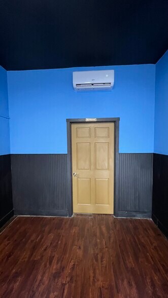 More Photos Of 155-167 Main St W, Monmouth Storefront For Lease