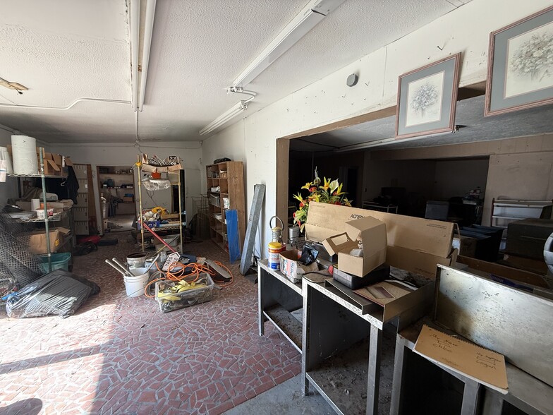 More Photos Of 622 S Main St, LaFayette Storefront Retail Residential For Sale