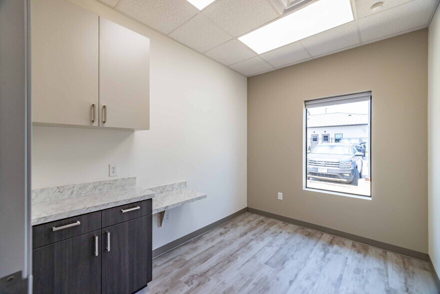 More Photos Of 27511 W IH-10, Boerne Medical For Lease