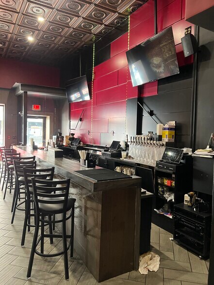 More Photos Of 38-40 S 19th St, Philadelphia Restaurant For Lease