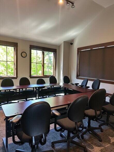 More Photos Of 7307 SW Beveland Rd, Tigard Coworking Space