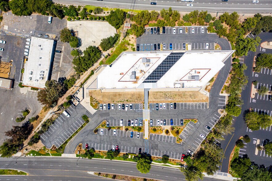 More Photos Of 30851 Agoura Rd, Agoura Hills Loft Creative Space For Sale