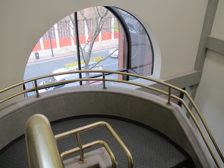 More Photos Of 51 S Duke St, Lancaster Office For Lease