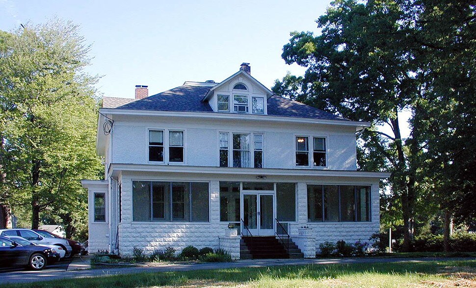 More Photos Of 800 3rd St, Herndon Office For Lease