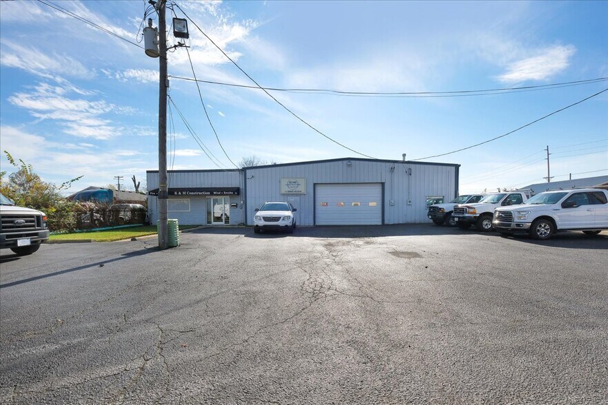 More Photos Of 1518 Petunia Ave, Louisville Warehouse For Sale