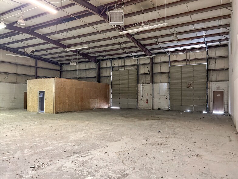 More Photos Of 6275 Highway 85, Riverdale Unknown For Lease