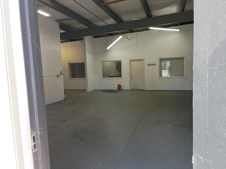 More Photos Of 1224 6th St, Modesto Warehouse For Lease