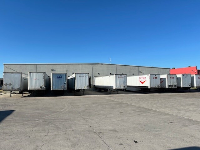 More Photos Of 821 Union Pacific Blvd, Laredo Warehouse For Lease
