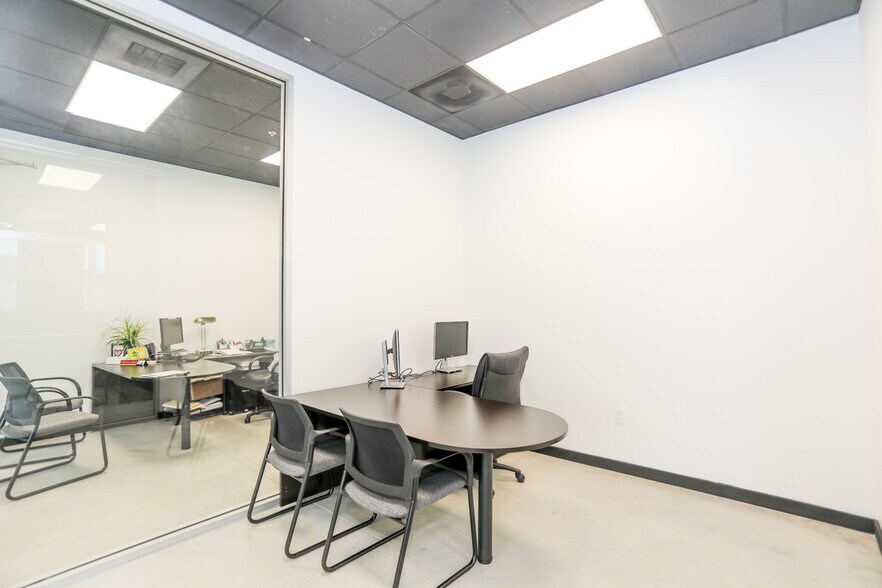 More Photos Of 525 Woodland Square Blvd, Conroe Coworking Space