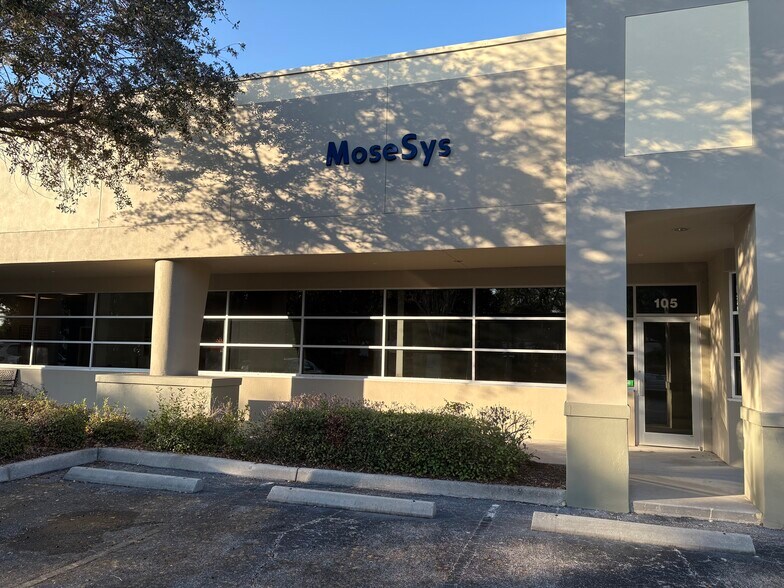 Primary Photo Of 710 Commerce Dr, Venice Warehouse For Lease