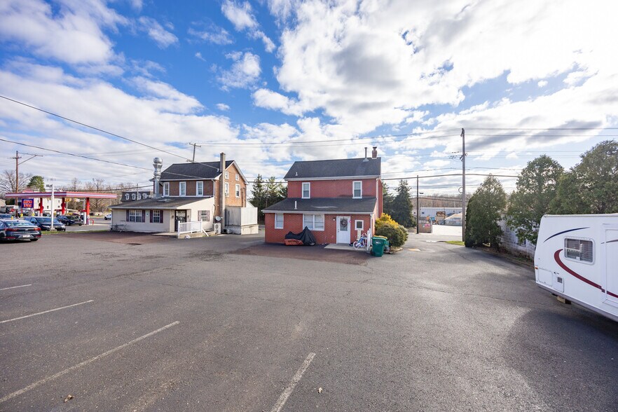 More Photos Of 109 Gravel Pike, Collegeville Office Residential For Sale