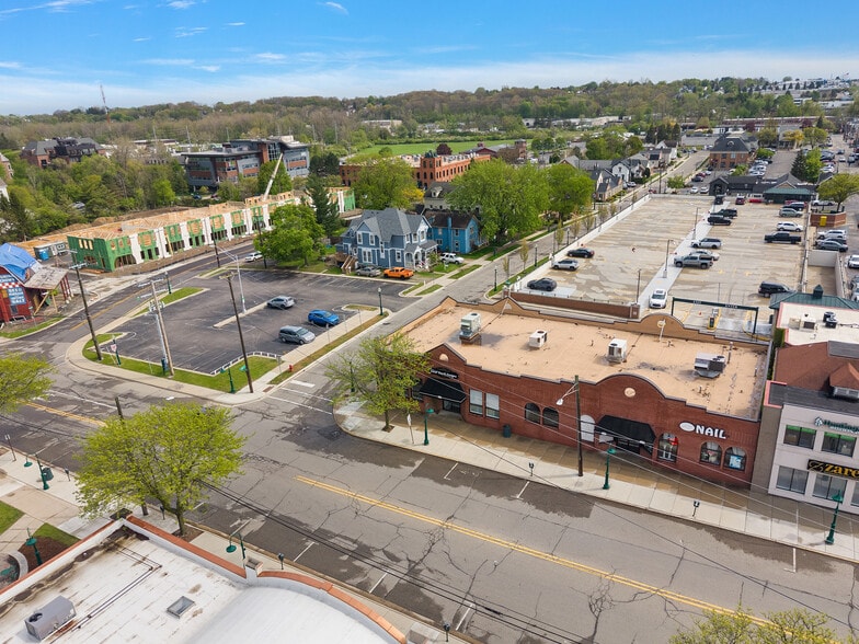 More Photos Of 150 E University Dr, Rochester Storefront Retail Office For Lease