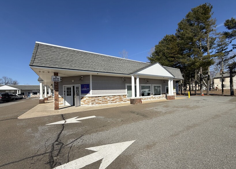 More Photos Of 51 Boston Post Rd, Madison Unknown For Lease