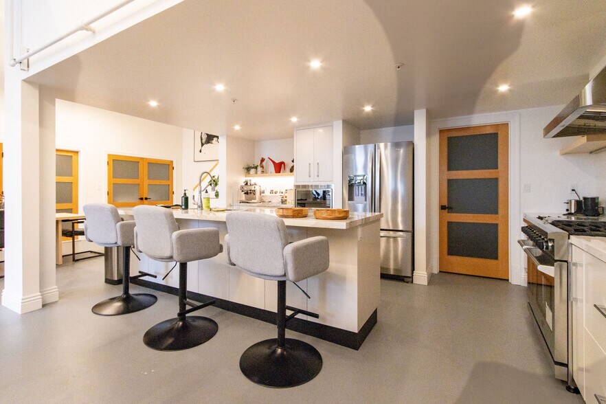 More Photos Of 865 Florida St, San Francisco Light Manufacturing For Lease