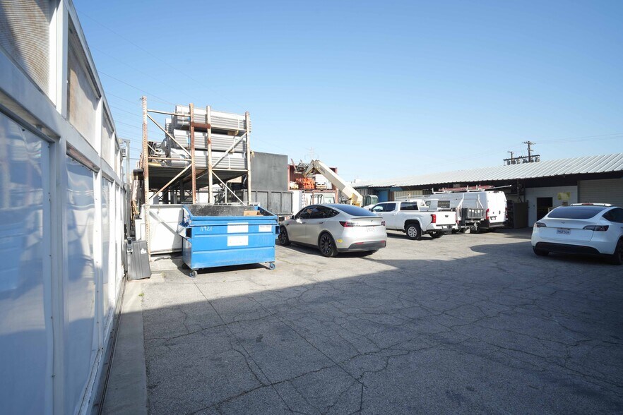 More Photos Of 11921 Sherman Way, North Hollywood Warehouse For Sale