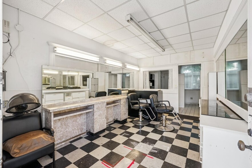 More Photos Of 700 10th Ave, San Francisco General Retail For Sale