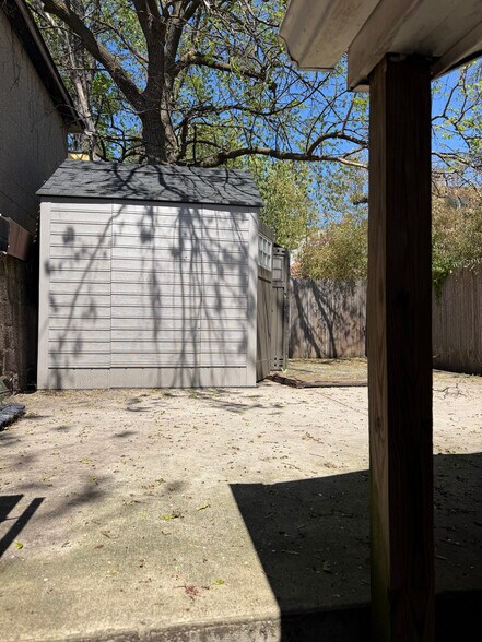 More Photos Of 1763 Pitman Ave, Bronx Office For Sale