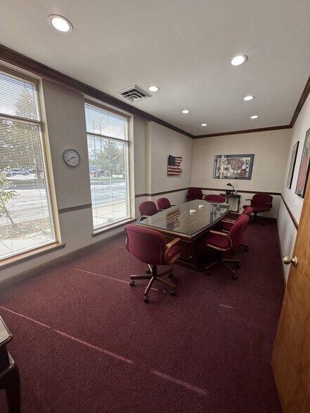 More Photos Of 215 NW Martin Luther King Jr Blvd, Evansville Office For Sale