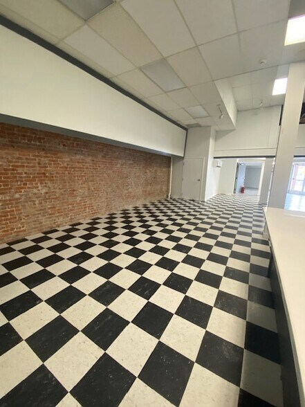 More Photos Of 23 Franklin St, Torrington Restaurant For Lease