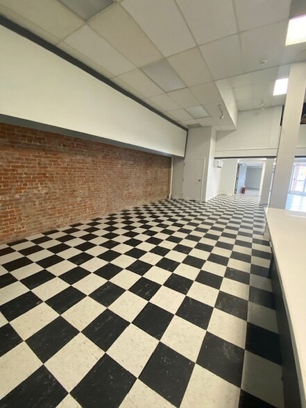 More Photos Of 23 Franklin St, Torrington Storefront Retail Office For Lease
