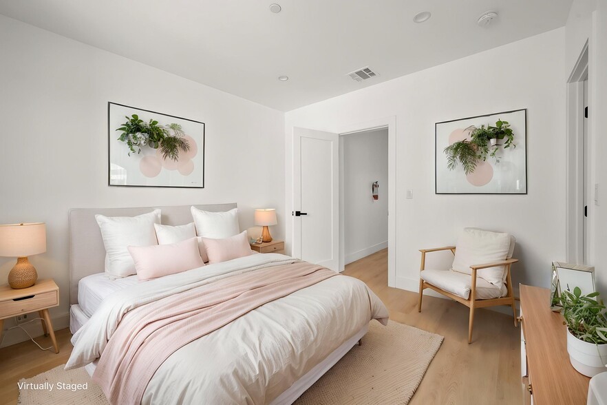 More Photos Of 1933 Magnolia Ave, Los Angeles Apartments For Sale