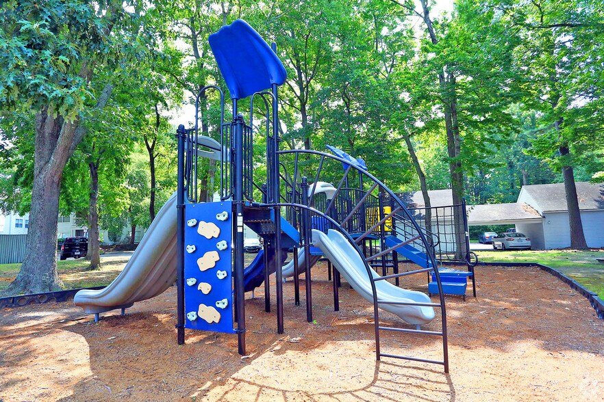 More Photos Of 3001 Reflections Way, Virginia Beach Apartments For Sale