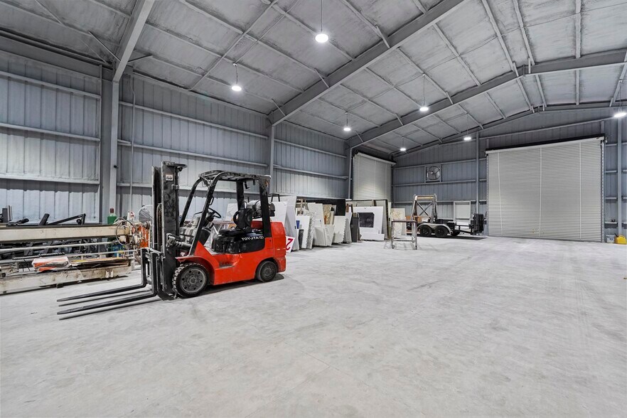 More Photos Of 1979 FM 1903, Caddo Mills Warehouse For Lease