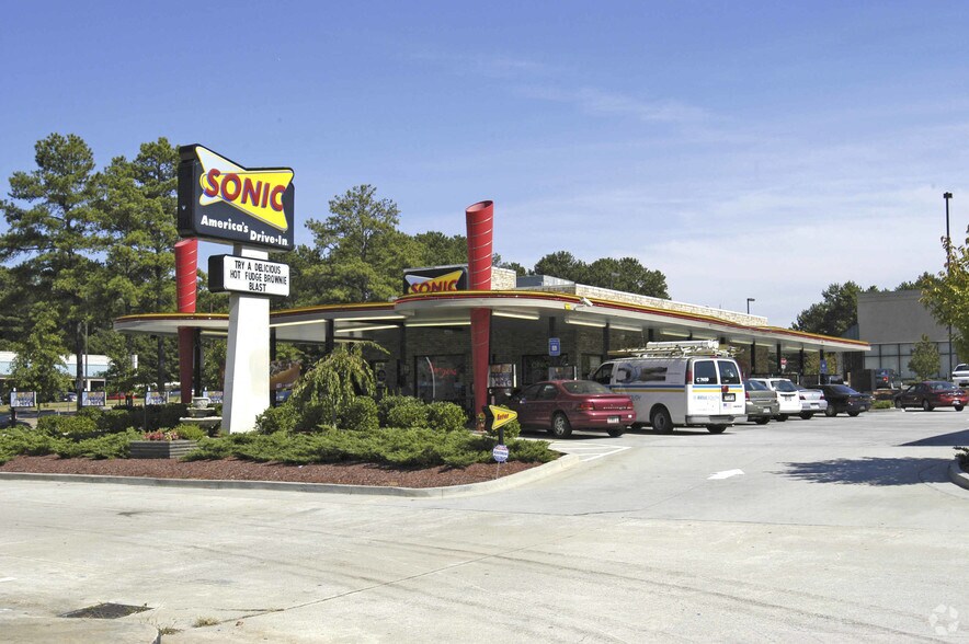 Primary Photo Of 1010 Pointe South Pky, Jonesboro Freestanding For Lease