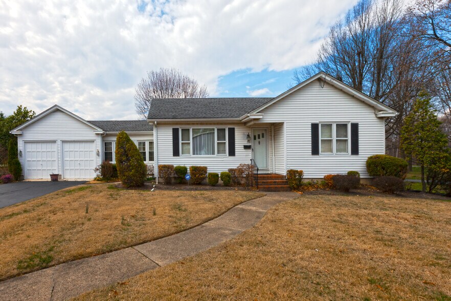 Primary Photo Of 30 Cooper Ave, Marlton Freestanding For Sale