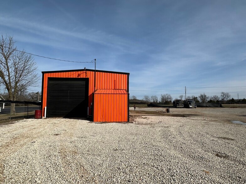 More Photos Of 2600 NE Hudson Rd, Rogers Industrial For Sale