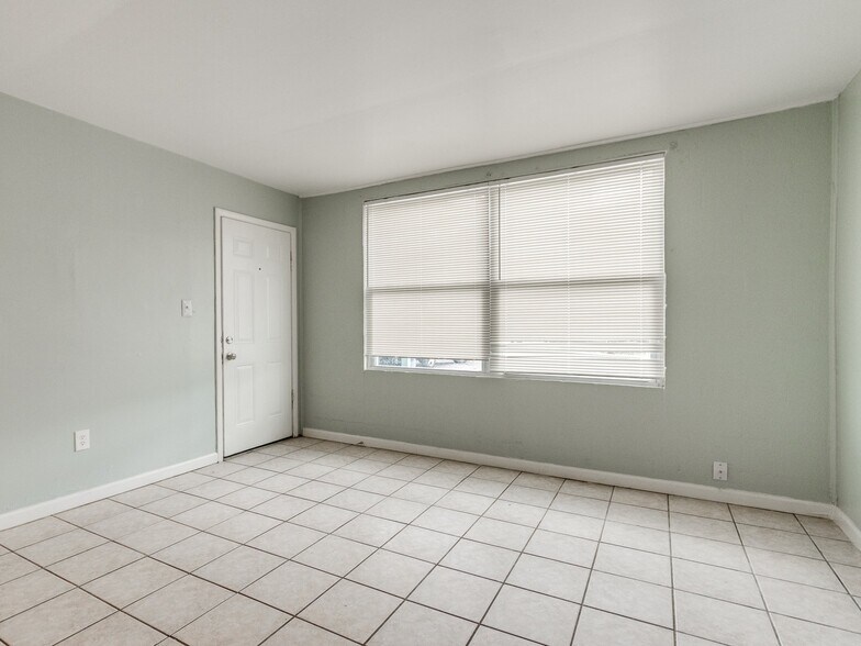 More Photos Of 506 SW 24th St, Oklahoma City Apartments For Sale