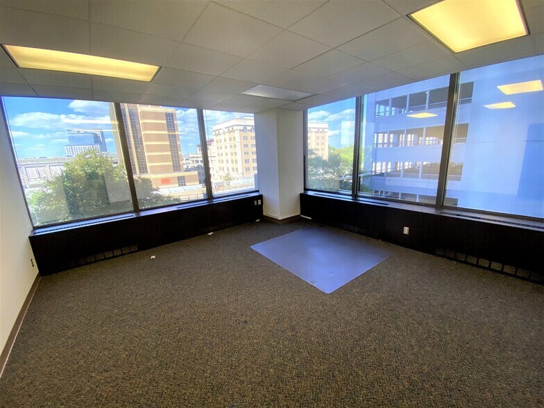 More Photos Of 500 E Main St, Norfolk Office Residential For Lease