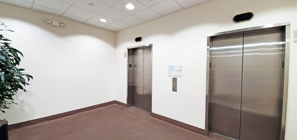 More Photos Of 12660 Riverside Dr, Valley Village Medical For Lease